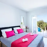 Mare Vila Corbara